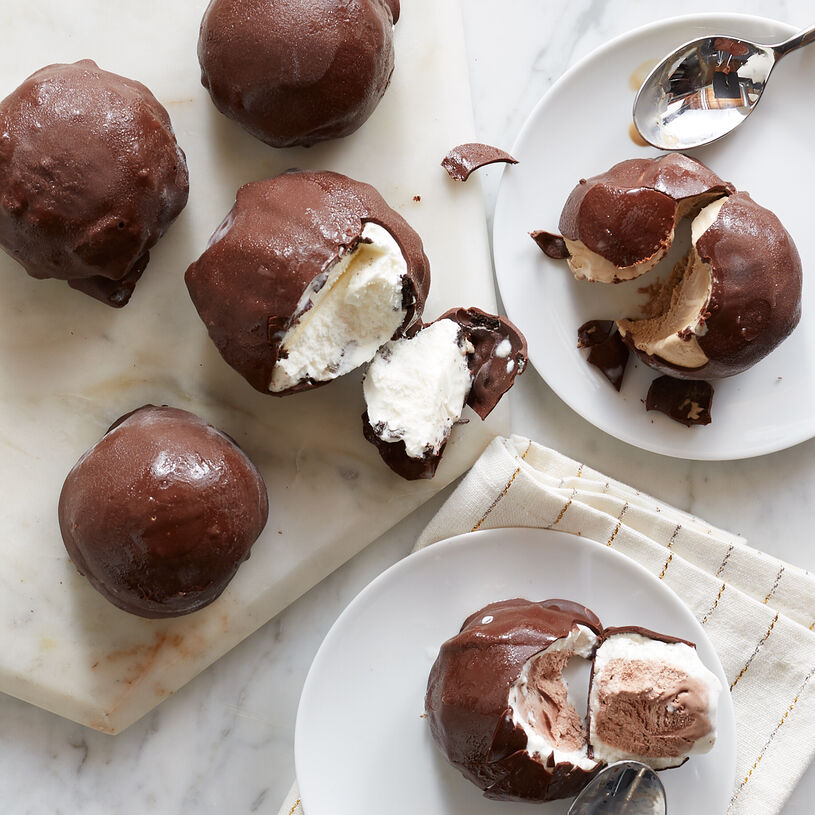 Enjoy the decadent flavors of Italian gelato in our creamy and refreshing dessert truffles.