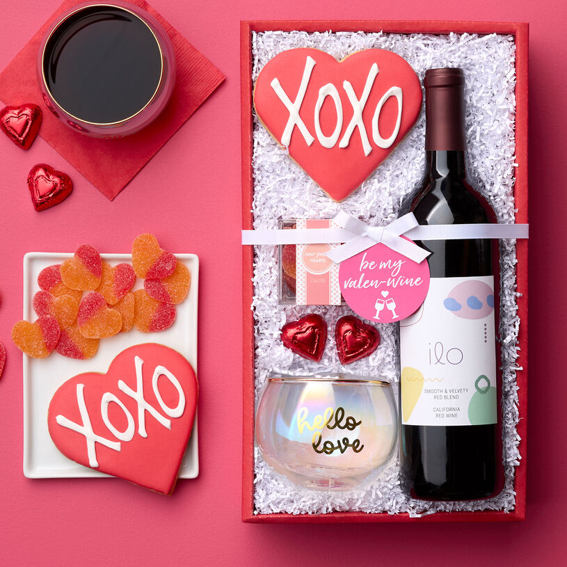 Sweets & Sips Valentine's Day Wine Gift Set