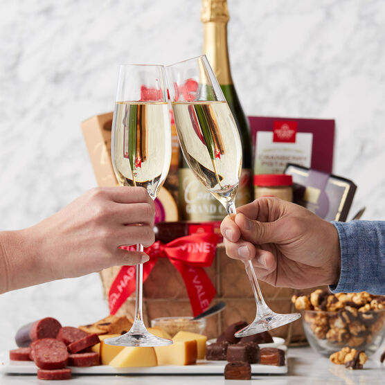 Valentine's Day Sparkling Wine Gift Basket Hickory Farms