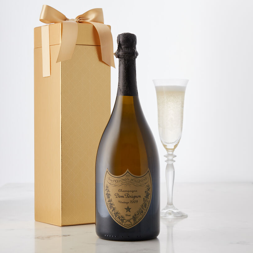The icon of the house, this wine from Champagne, France showcases perfect equilibrium, revealing the harmony that is so characteristic of Dom Perignon.