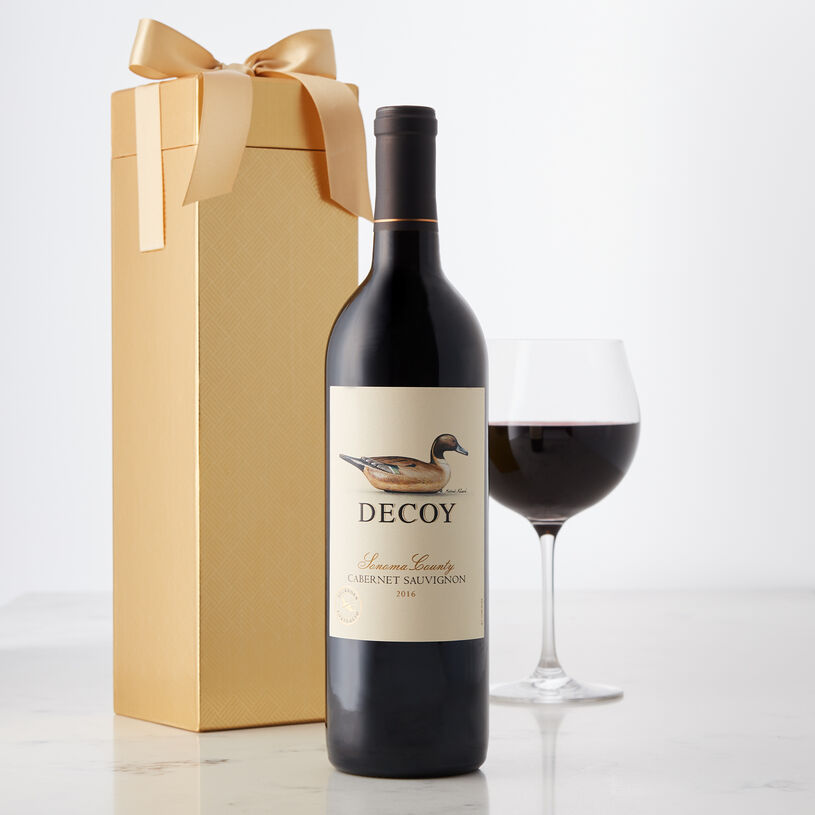 Displaying the lushness and balance that define great Sonoma County Cabernet Sauvignon, this inviting wine features layers of blackberry and black cherry, along with notes of mocha, star anise, and spearmint. 