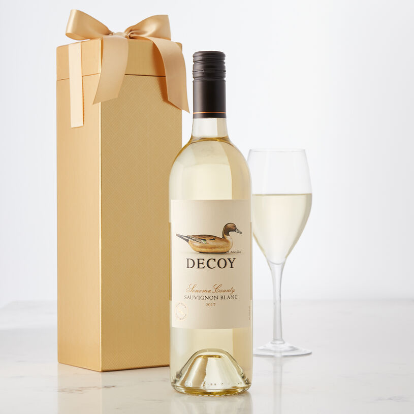 This bright and aromatic wine from Sonoma County, California, offers enticing layers of lemon and lime zest, as well as lovely notes of honeydew and nectarine.