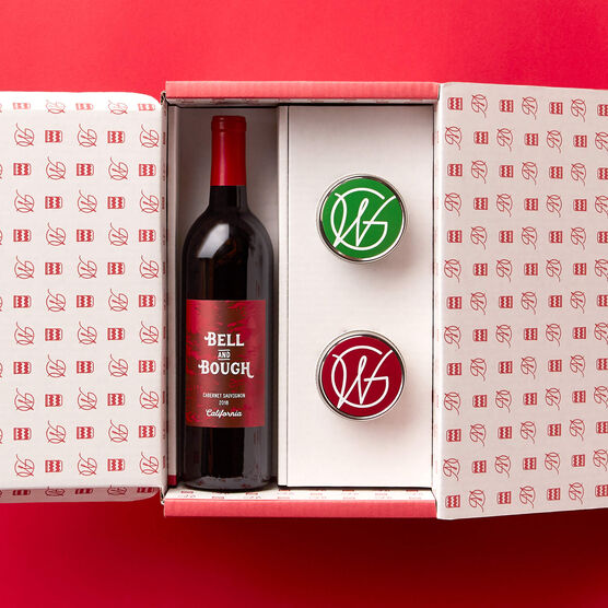Alternative view of the Holiday Cupcake 2 Pack and Wine Gift in its box.