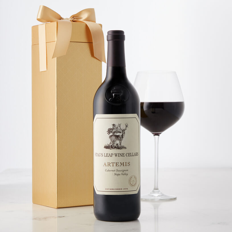 Artemis Cabernet Sauvignon opens with intriguing plum, ripe figand allspice aromas. On the palate, the wine offers flavors of ripe blackberry, chocolate-covered cherry, and hints of cedar.
