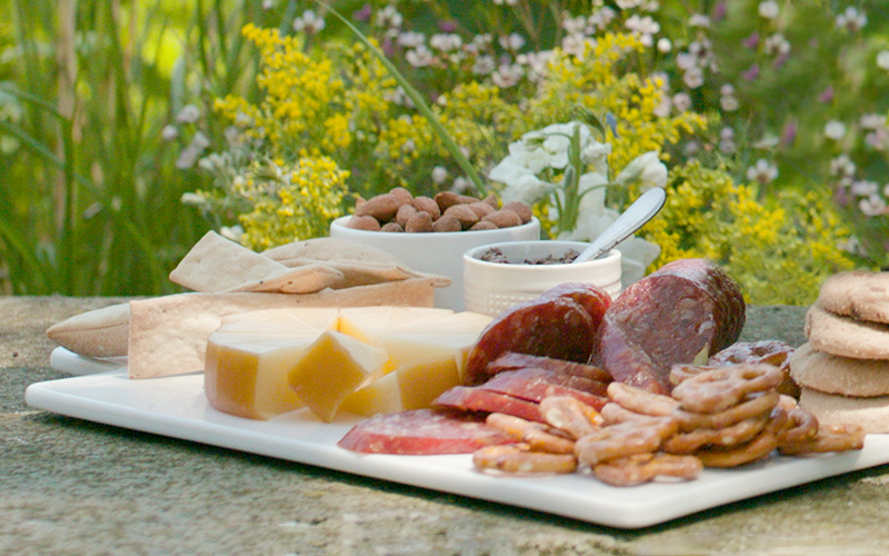 Your Guide to Outdoor Brunch Charcuterie